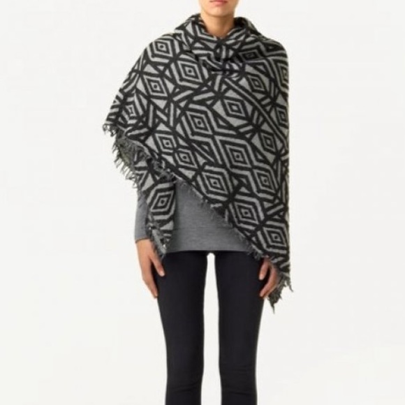 Wilfred blanket scarf - Picture 3 of 4